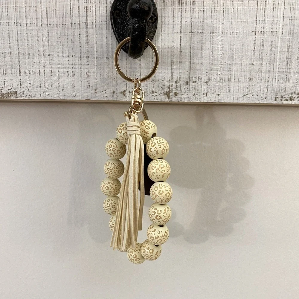 Brand New~ MAMA Wooden Beaded Tassel Key Chain in Cream 💗